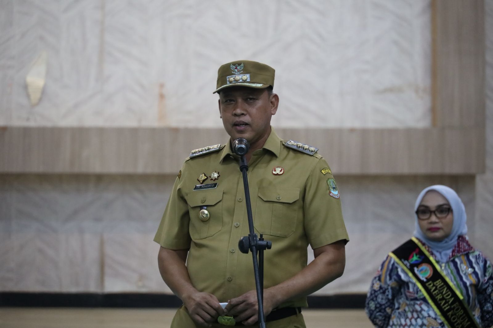 INSPIRASI PATRIOT: Satu Tahun Kepemimpinan Tri Adhianto, Tekankan Evaluasi Berbasis Lapangan dan Kedekatan dengan Warga