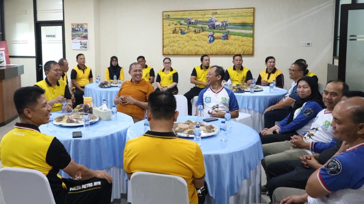 Tri Adhianto Hadiri HUT Bhayangkara ke-80, Tegaskan Komitmen Jaga Bekasi Tetap Kondusif