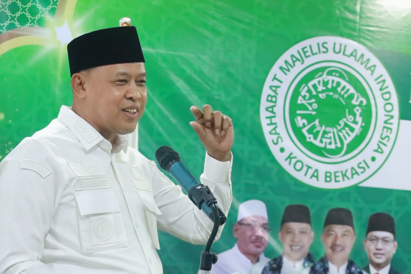 Hadiri Raker Sahabat MUI, Tri Adhianto Tekankan Kebersamaan Bangun Kota Bekasi