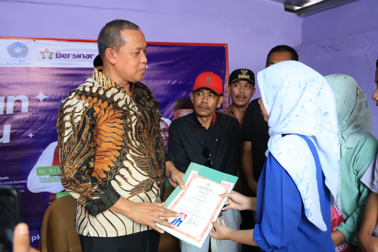 Tri Adhianto Resmikan Dua Rumah Rutilahu di Pondok Gede, Wujud Komitmen Pemkot Bekasi Layani Warga