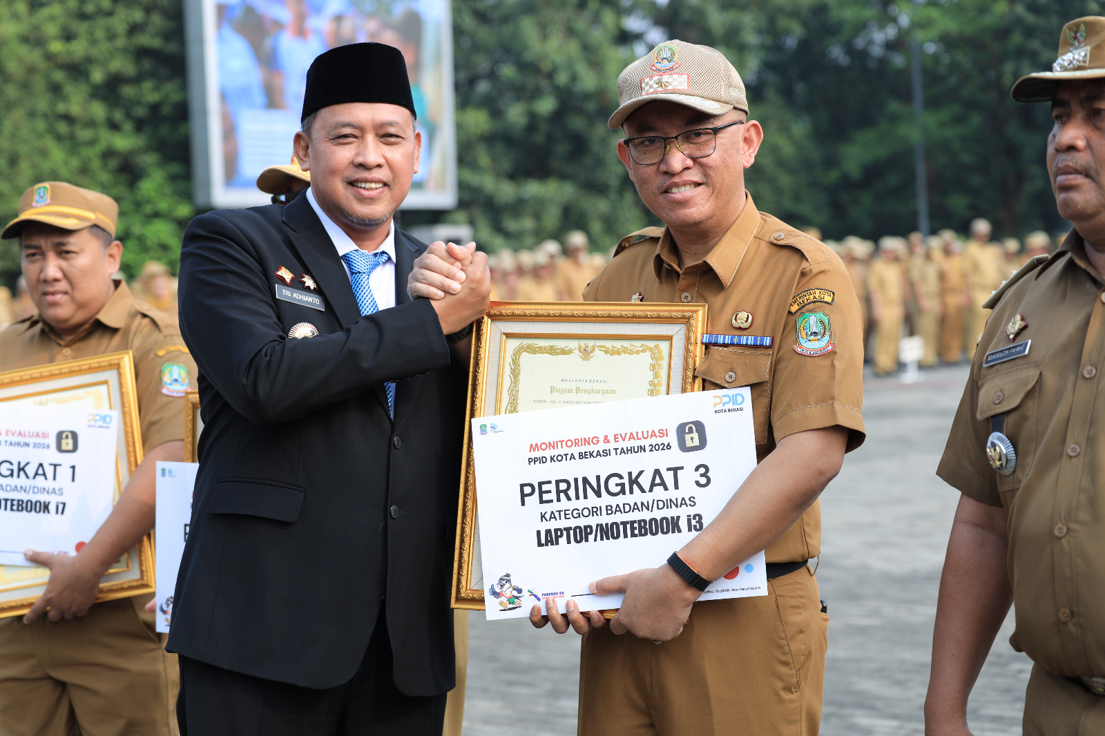 Apresiasi Kinerja PPID Pelaksana, Pemkot Bekasi Berikan Hadiah dan Piagam Penghargaan