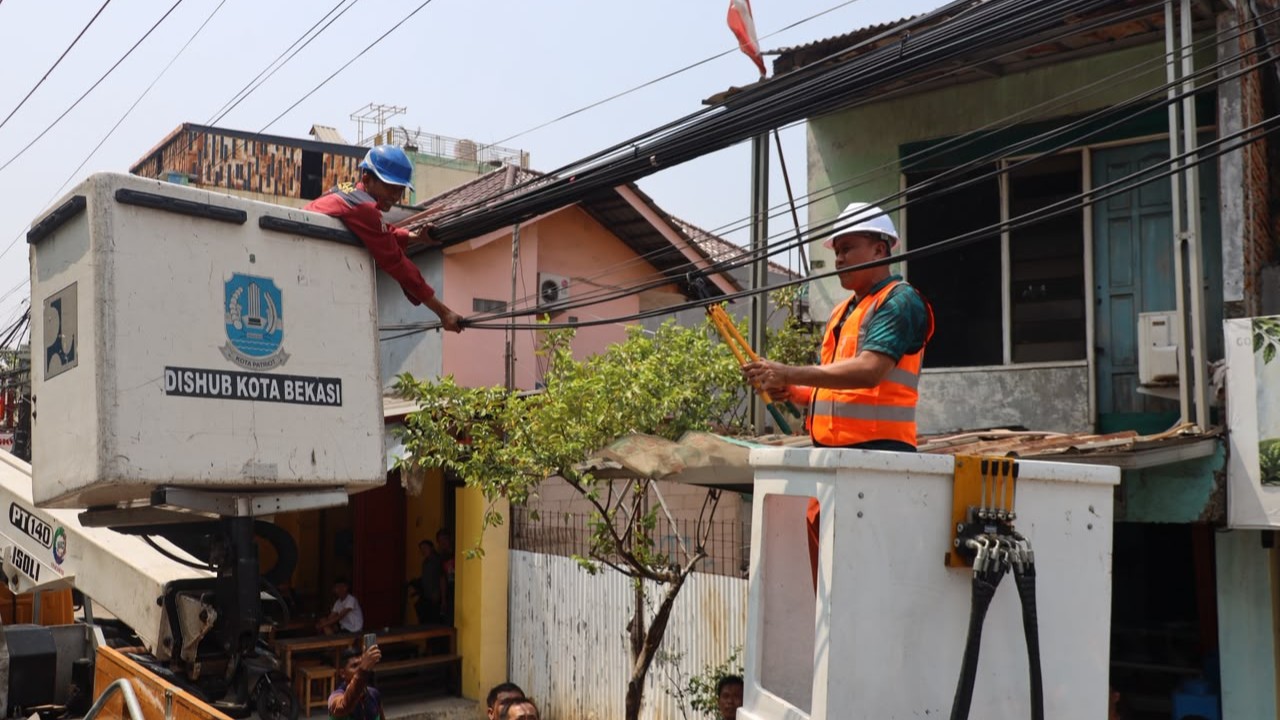 Tri Adhianto Arahkan Kabel Udara ke Bawah Tanah, Penataan Berlanjut Setelah Pasar Baru