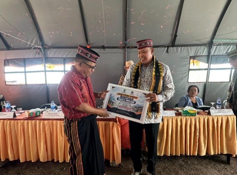 Tri Adhianto Bawa Amanah Warga Bekasi, Salurkan Bantuan Rp2,1 Miliar untuk NTT